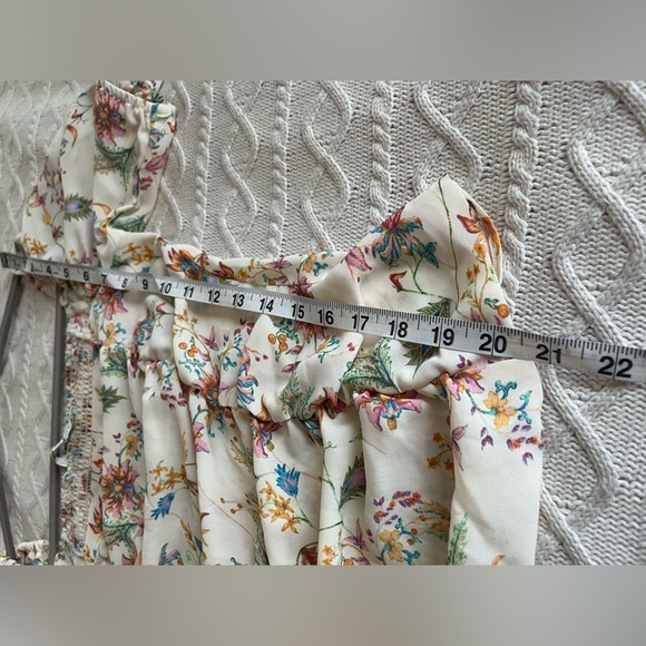 Rose + Olive Ivory & Floral Ruffle Sleeve Off the Shoulder Women’s Size M - Picture 13 of 16